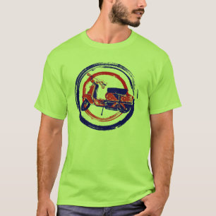 Röd och retro sparkcykelkonst för blått t shirt