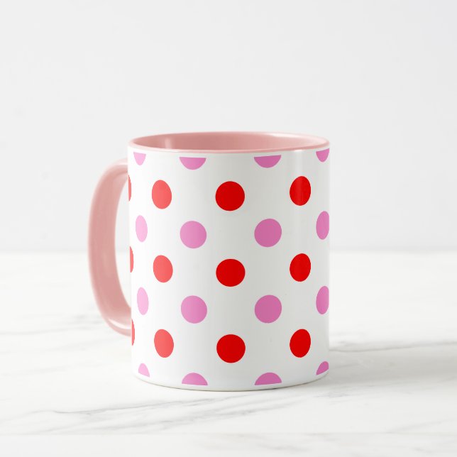 Röd och rosa på vit prickig design  mugg (Framsida vänster)