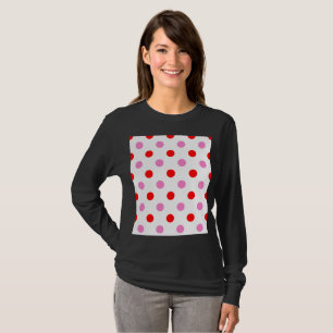 Röd och rosa på vit prickig design t shirt