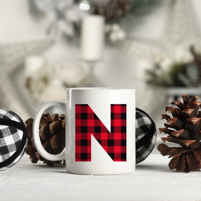 Röd och svart Buffalo-rutig fet bokstav N monogram Kaffemugg (Letter N Monogram Christmas Coffee Cup)