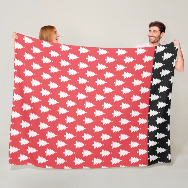 RÖD OCH SVART MED RADER AV VITT JULGRANAR FLEECEFILT (På plats)