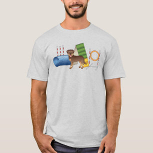 Röd och tan rödinghund med agilityutrustning t shirt