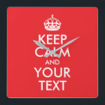 Röd och vit Behålla Lugn och text Fyrkantig Klocka<br><div class="desc">Du kan ändra den ljusröda bakgrunden, vit krona och vit färg på den här väggklockpresentationen. Det finns redan flera runda väggur i systemet. Den fyrkantiga versionen som den här är enklare att lägga till lång text i. Skapa din egen personlig vintage stil, där det klassiska ordspråket ... KEEP CALM OCH...</div>