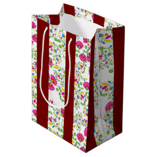 Röd och vit blomsterdesign