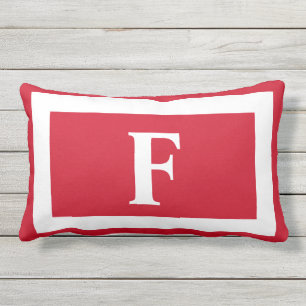 Röd och vit fet Monogram initialt utomhus Lumbarkudde