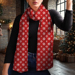 Röd och vit jul sjal<br><div class="desc">Bygg vintersäsongen med den här eleganten röd och vit julscarf med en känslig snöflinga mönster. Den tidslösa röda bakgrunden och det kontrasterande vita snöflingor skapar en chic och ett mångsidigt utseende som kompletterar alla helgdag. Den här scarfen är gjord av lättviktschiffon och tillför en aning sofistikerad till vintern-garderoben samtidigt som...</div>