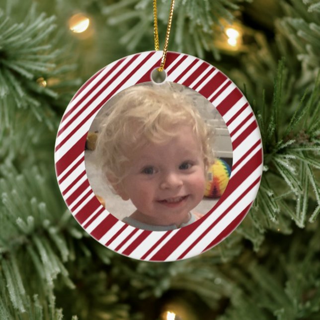 Röd och vit julminnesbild julgransprydnad keramik (Skapare uppladdad)