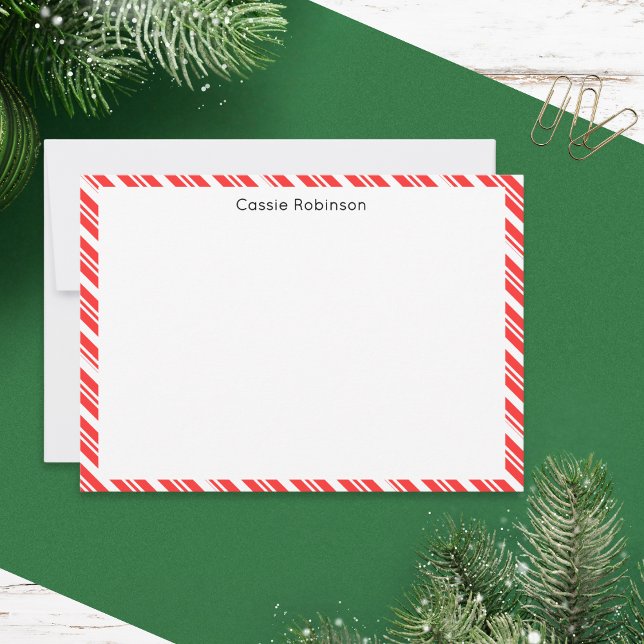 Röd och vit randig jul anteckningskort (A personalized festive note card with red and white border in a diagonal candy stripe pattern)