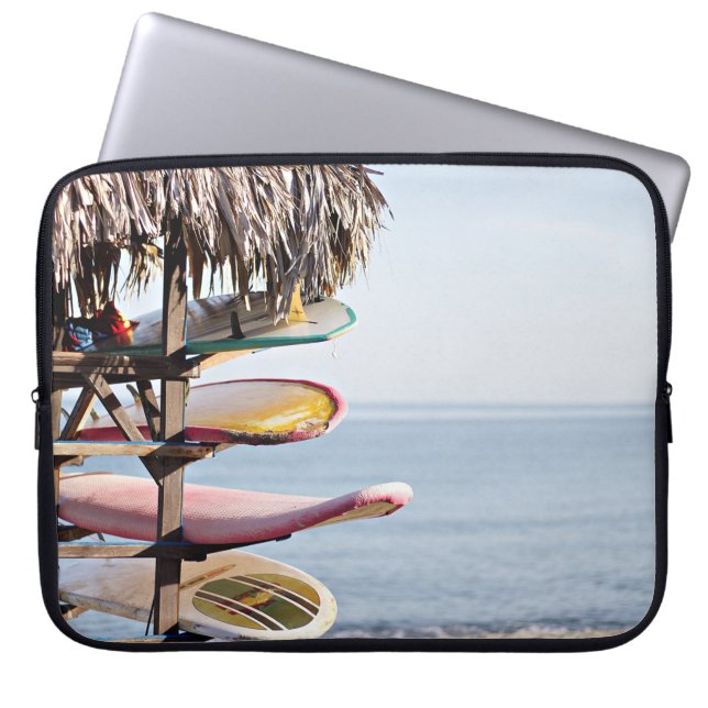 Röd och vit ytskikt i brunträrack laptop fodral (Framsidan)