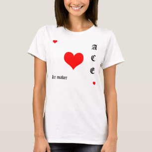 Röd överdängare av hjärtor och den topp- t shirt
