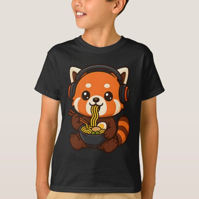 Röd Panda Gaming Spelare Äter Ramen  T Shirt (Framsida)