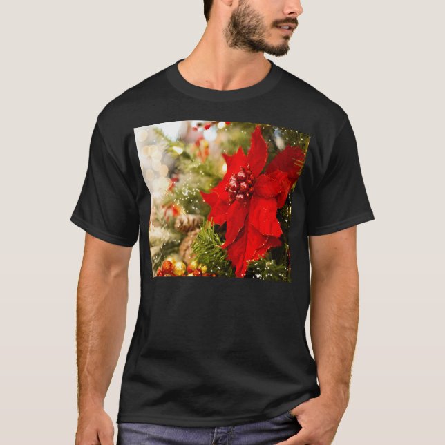 Röd poinsettia vid Julgran T Shirt (Framsida)