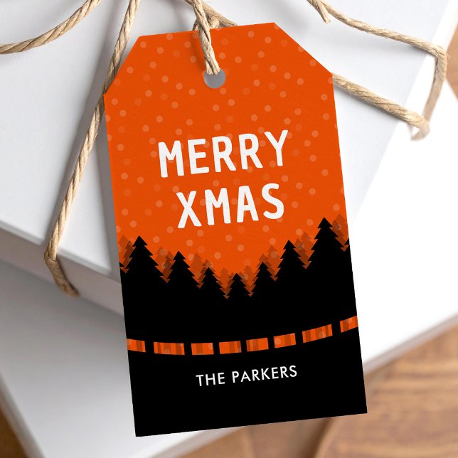 Röd retrotro God jul med gräs träd och snö Presentetikett (Skapare uppladdad)