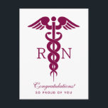 Röd Röd Keryx Sjuksköterska Medicinsk Symbol Vykort<br><div class="desc">Gratuleringskort för en sjuksköterskeexaminerad med en stilren röd keryx-symbol med bokstäverna R N på vardera sidan. Enkel minimalistisk design.</div>