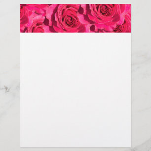 Röd ros blommönster