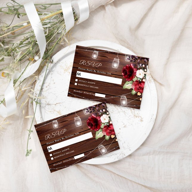 Röd ros Flowers Rustic Wood Bröllop OSA Card Kort (Skapare uppladdad)