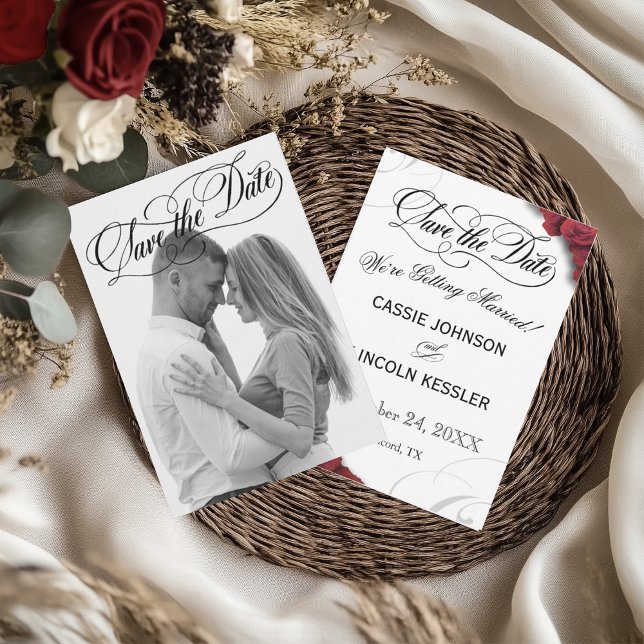 Röd ros för fotoskripttypografi spara datumet (Red Roses Save the Date with Photo and Script)