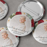 Röd ros-foto för Loving Memory Blommigt Knapp<br><div class="desc">Knappen perfekt för vänner och familj till bära på en begravning med en bild av din älskade och ord "i kärleksfullt minne" och deras namn. Utformningen har en blommigt med vit och röd ro.</div>