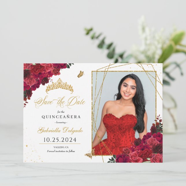 Röd ros fotokort Quinceañera Spara datum Inbjudningar (Stående Fram)