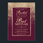 Röd ros Guld Glitter Konfetti FotoBat mitzvah Inbjudningar<br><div class="desc">Denna formella Bat mitzvah fotoinbjudan inspireras av den moderna paletten och trendiget färg som är utrustad med chic och glamorös designstruktur. Det är elegant och söt visningar för tryckt glatt guld-gradient konetti med en guld-gräns till ram, på ovanpå en enkel burgundröd bakgrund. Det inkluderar även gästen för hederets fotografi som...</div>