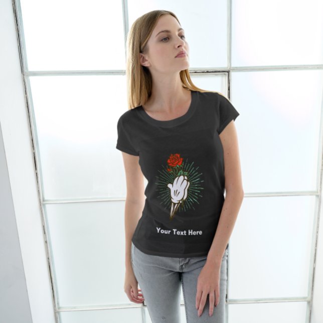 Röd ros i Skeleton Hand T-Shirt (Skapare uppladdad)