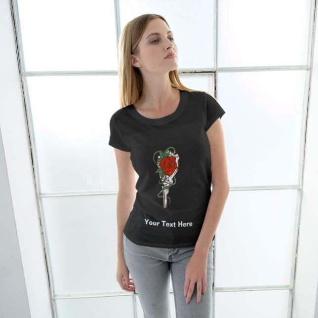 Röd ros i Skeleton Hand T-Shirt (Skapare uppladdad)