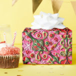 ~ Röd, Rosa och Guld ~ Presentpapper<br><div class="desc">Den datorgenererade inslagningen pappert,  huvudsakligen rött,  rosa och guld,  är perfekt för jul och andra evenemang. Genom att använda mina fantastiska uppmaningar i NightCafe har jag skapat en fantastisk,  glansig tittar produkt. Du kommer att njuta av inslagna presenter med inslagning papper av den här kvaliteten.</div>