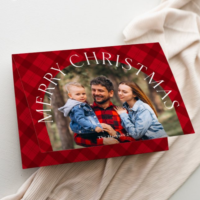 Röd rutig boho-båge God Jul fototillägg  Helgkort (Modern red plaid arch photo Folded Christmas card.)