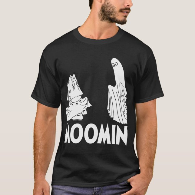 Röd skidåkande Moomintroll fast i snö Vinterlekar T Shirt (Framsida)