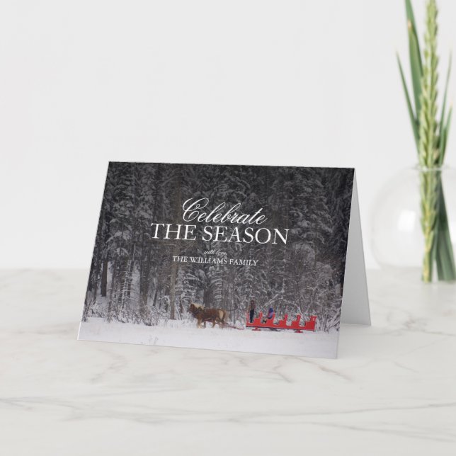 Röd Sleighritt nära dold forest. för snö Helgkort (Framsida)