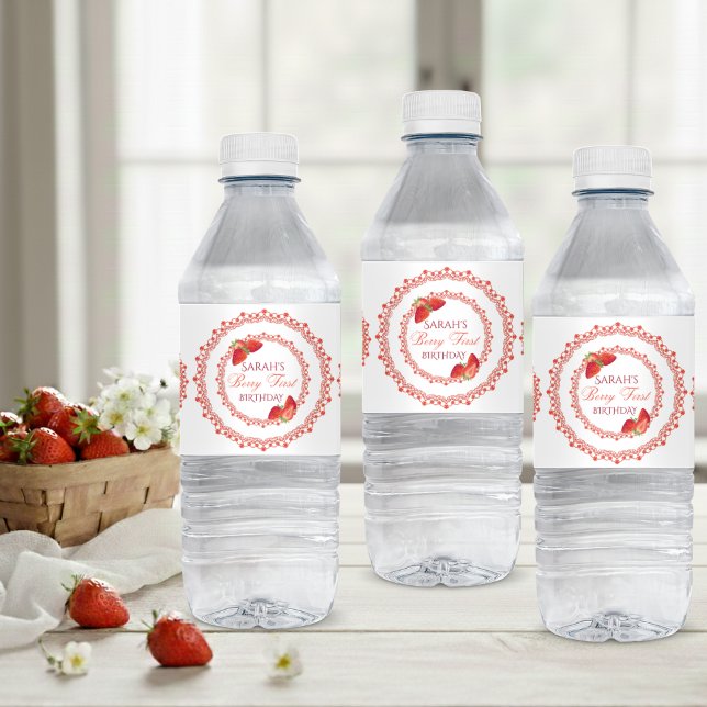 Röd spetsig bär Första födelsedag Vattenflaskor Etikett (Red Lace Berry First Birthday Water Bottle Label)