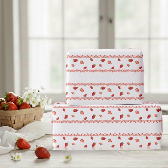 Röd spetsig jordgubbs första födelsedag presentpapper (Red Lace Berry First Birthday Wrapping Paper)