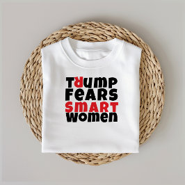 Röd svart antitrumpfeministisk protestslogan röd t shirt