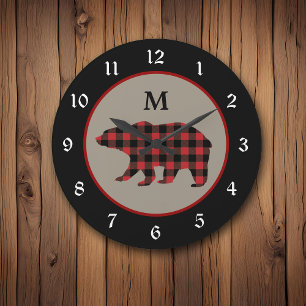 Röd svart Monogram för buffelplädbjörn Rund Klocka