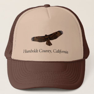 Röd-tailed hök i flyg, Humboldt County, CA Truckerkeps