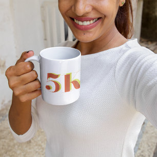 Röd text med Firande-fetstil,, 5 k Tävling, röd Gu Kaffemugg