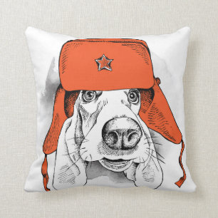 Röd Ushanka hatt för Bassethund Kudde