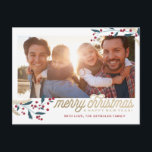 Röda bär i guld Foto Ram | God Jul Vykort<br><div class="desc">Det här fantasifulla och festliga julkortet har en fotoram,  vinterbär och önskar God Jul och Gott Nytt År! Lägg till ett andra foto,  din returadress och ett förtryckt anpassat meddelande för enkel och snabb julsändning.</div>