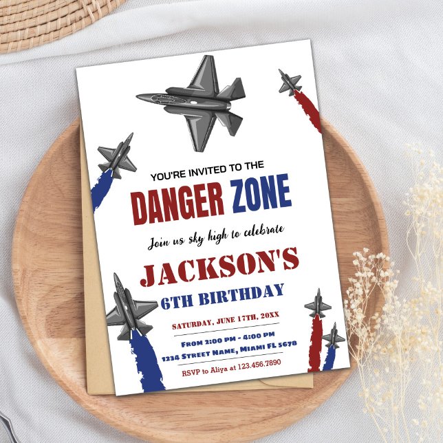 Röda blåa Grått Fighter Jet Birthday-inbjudningar Inbjudningar (Red Blue Gray Fighter Jet Birthday Invitations)