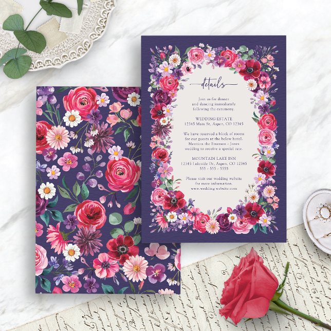 Röda Blommiga Bröllopsdetaljer Tilläggskort (Moody Red Floral Wedding Details Enclosure Card by Painted Paperie
)
