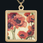 Röda blommor guldpläterat halsband<br><div class="desc">© Shirley Novak/vild Apple.  En avbilda av dekorativa röda blommor. Stemsna,  blomma slår ut,  och löv kan ses i avbilda. En benvit bakgrund avslutar avbilda.</div>