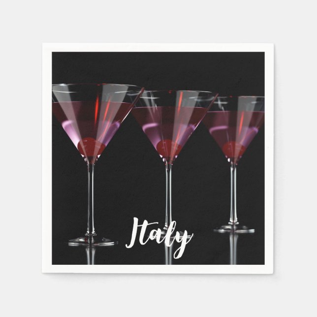 Röda cocktails i martinistiskt glas med körsbär pappersservett (Framsidan)