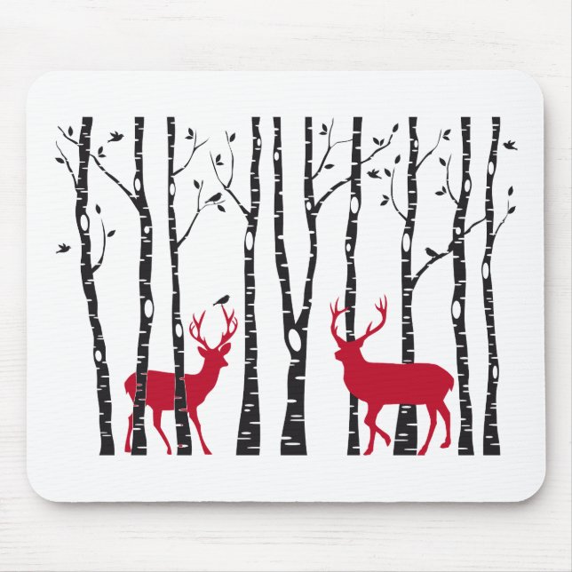 Röda deers i björkträdskog musmatta (Framsidan)