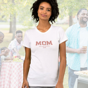 Röda Etablerade Mamma Namn-året T Shirt