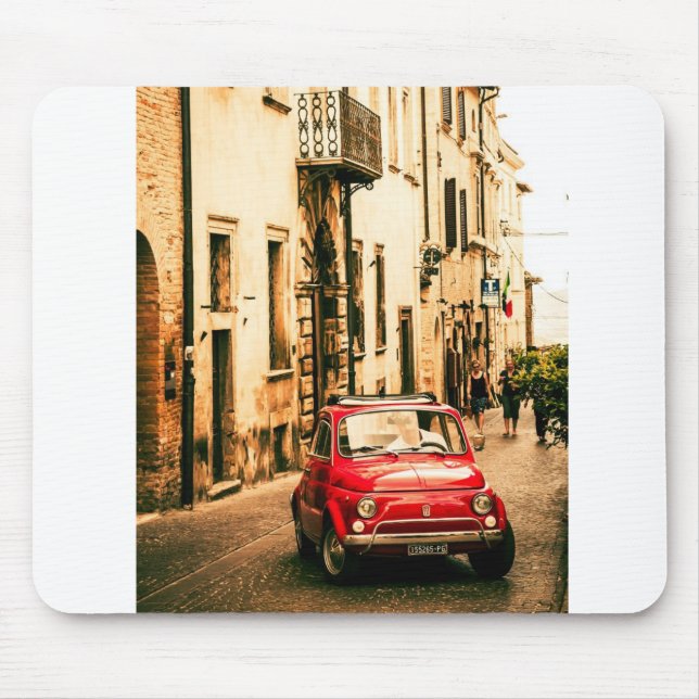 Röda Fiat 500, Cinquecento, i Umbria, italien Musmatta (Framsidan)