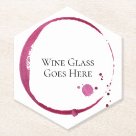 Röda fläckar och droppar runt papper underlägg upp