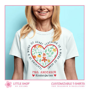 Röda Gula Blommiga Undervisning är ett Hjärtats Ve T Shirt