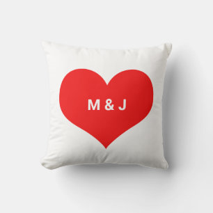 Röda hjärtan monogram initialer anpassade alla hjä kudde