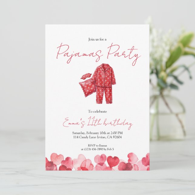 Röda Hjärtan Pyjamas Soverparty Födelsedag Inbjudningar (Stående Fram)