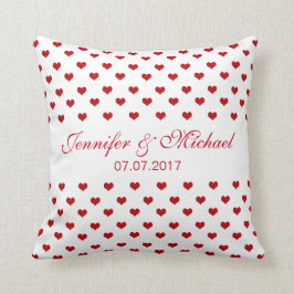 Röda hjärtapersonlignamn & daterar bröllop kudde